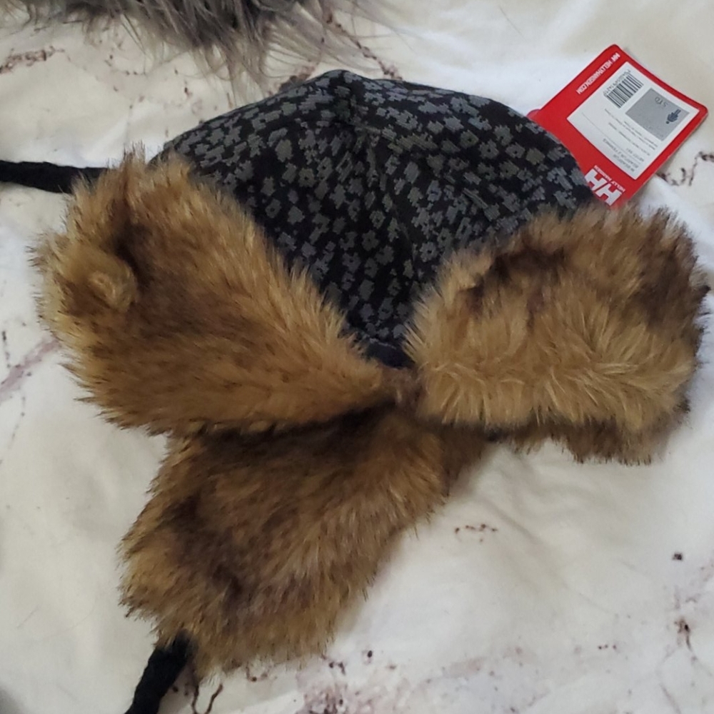 NWT Helly Hansen hat